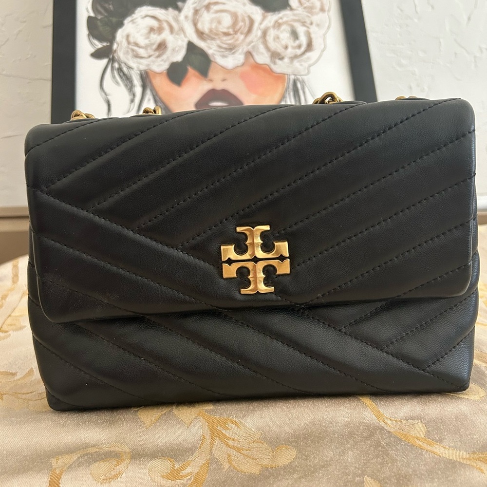 Authentic KIRA CHEVRON CONVERTIBLE SHOULDER BAG